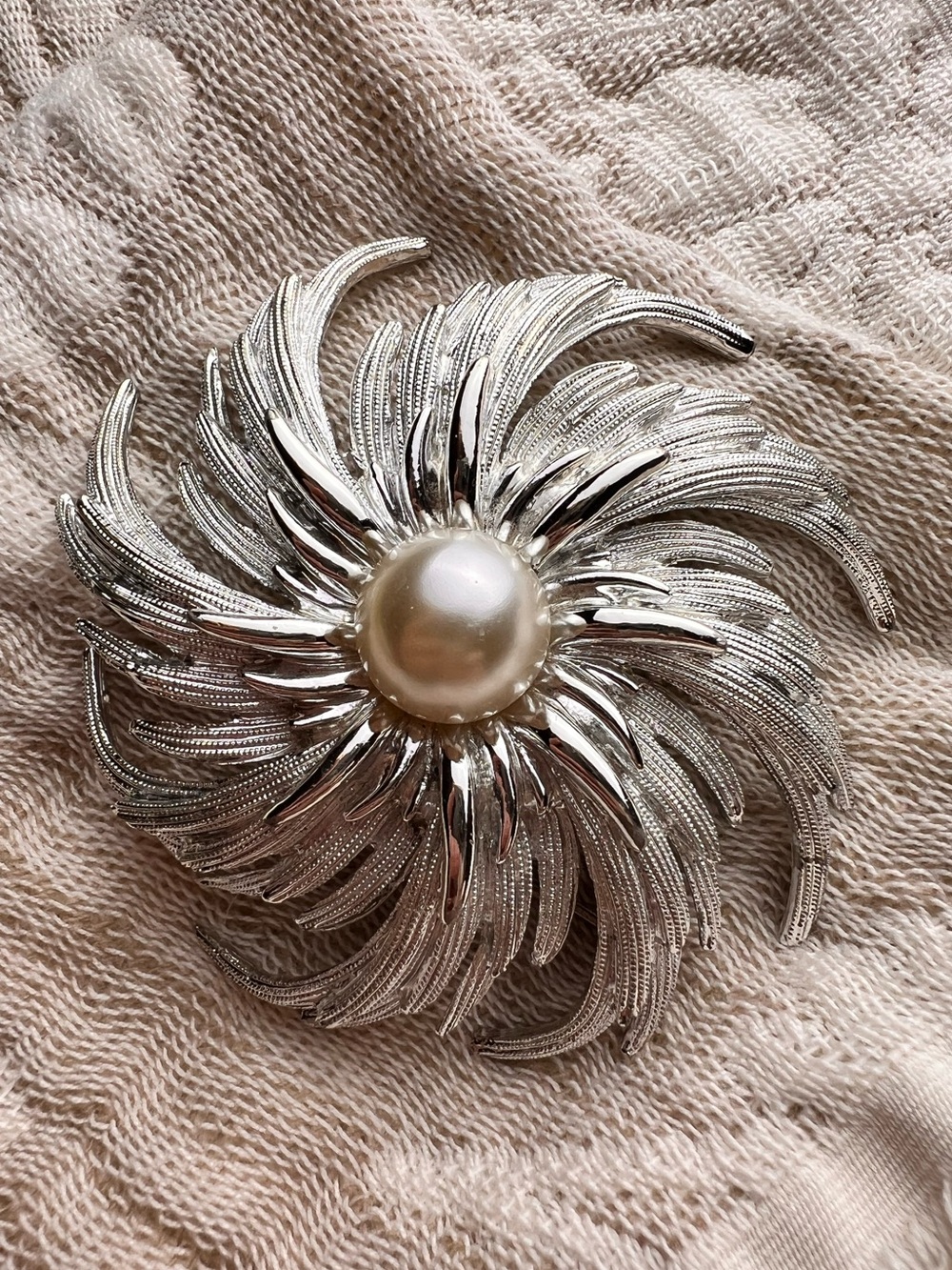SARAH COV Vintage Silver Pinwheel Flower Brooch with Pearl